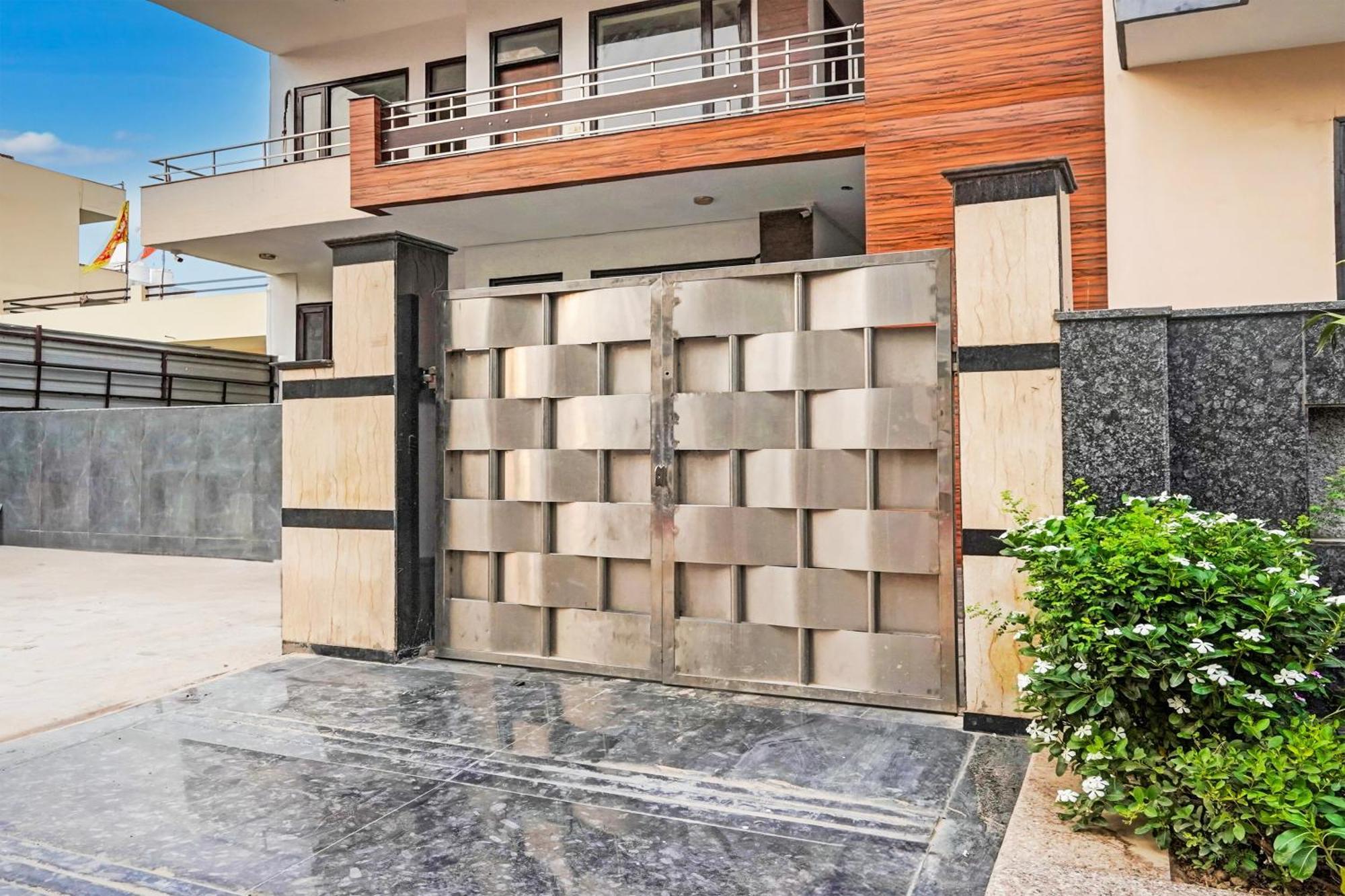 Townhouse Delight Inn Gurgaon Exterior foto